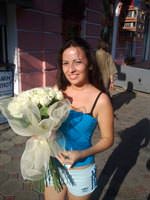 25 белых роз