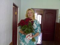 25 red roses