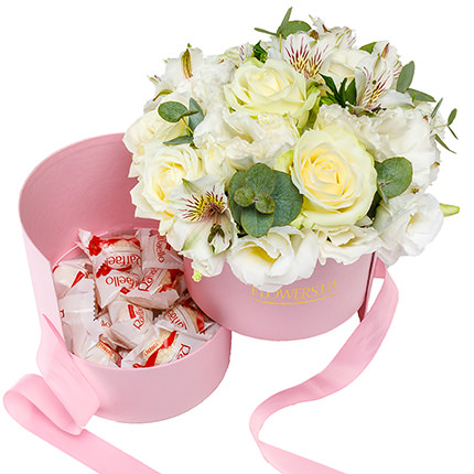 Flowers in a box "Sweet cloud" – from Flowers.ua