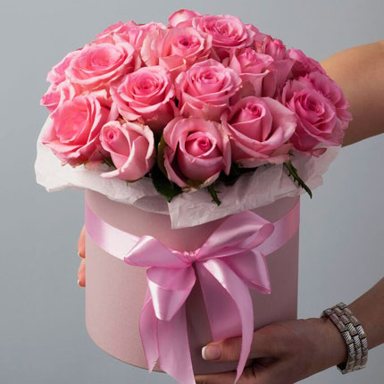 Квіти в коробці "21 троянда Athena Royale (Кенія)"  - придбати в Україні