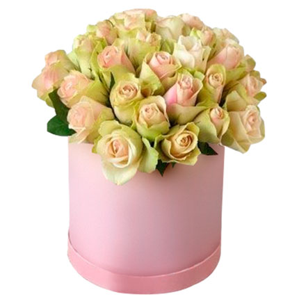 Квіти в коробці "35 троянд   Belle Rose"  - придбати в Україні