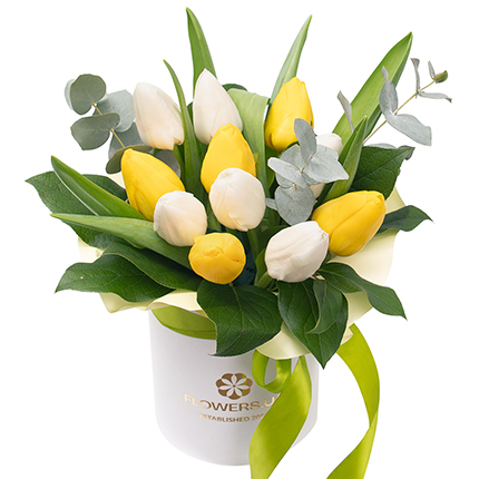 Квіти в коробці "Сонячна радість"  – придбати в Україні