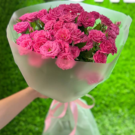 АКЦІЯ! 9 кущових рожевих троянд  – придбати в Україні
