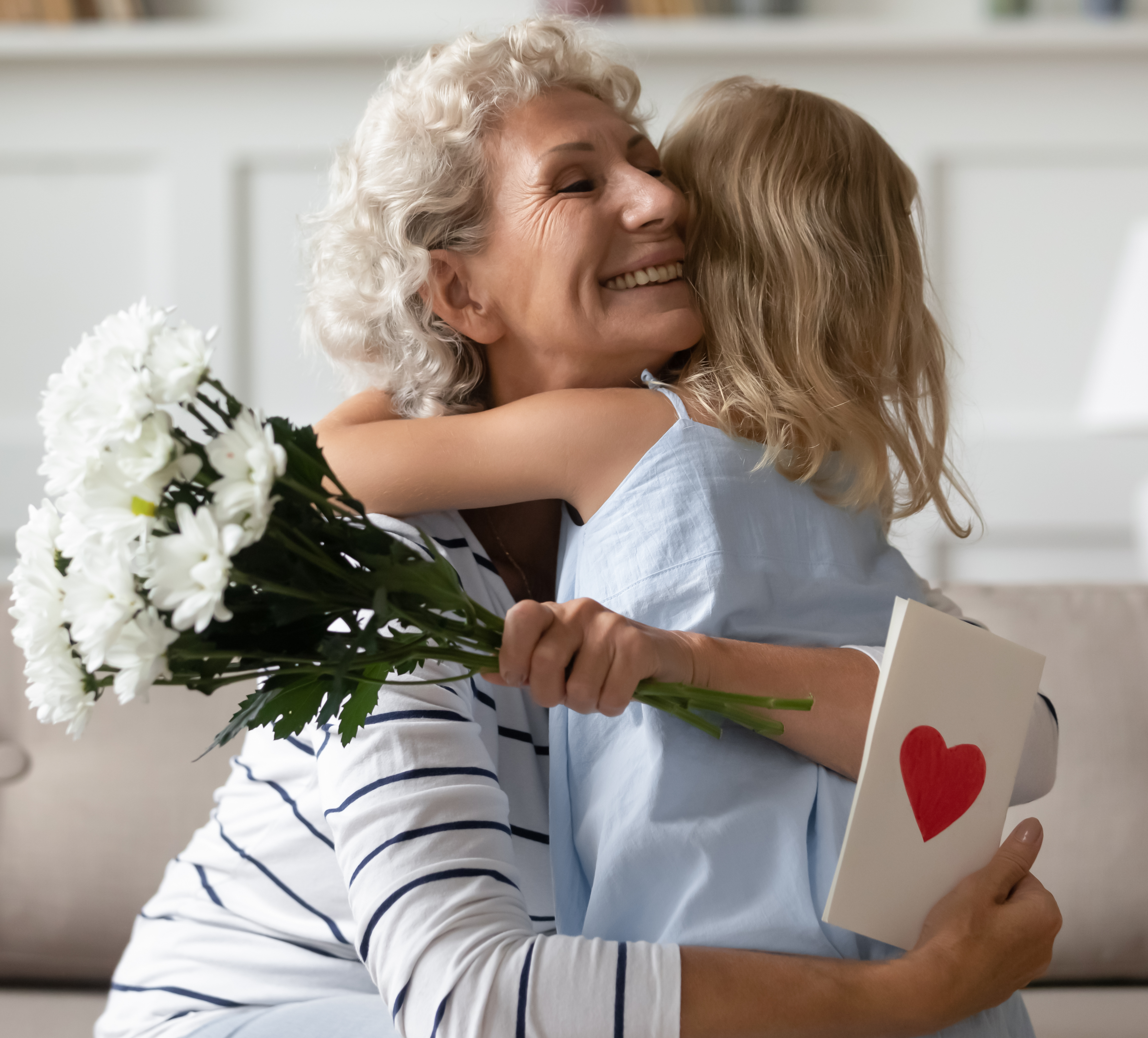 Які квіти подарувати коханій бабусі: корисні поради та ідеї