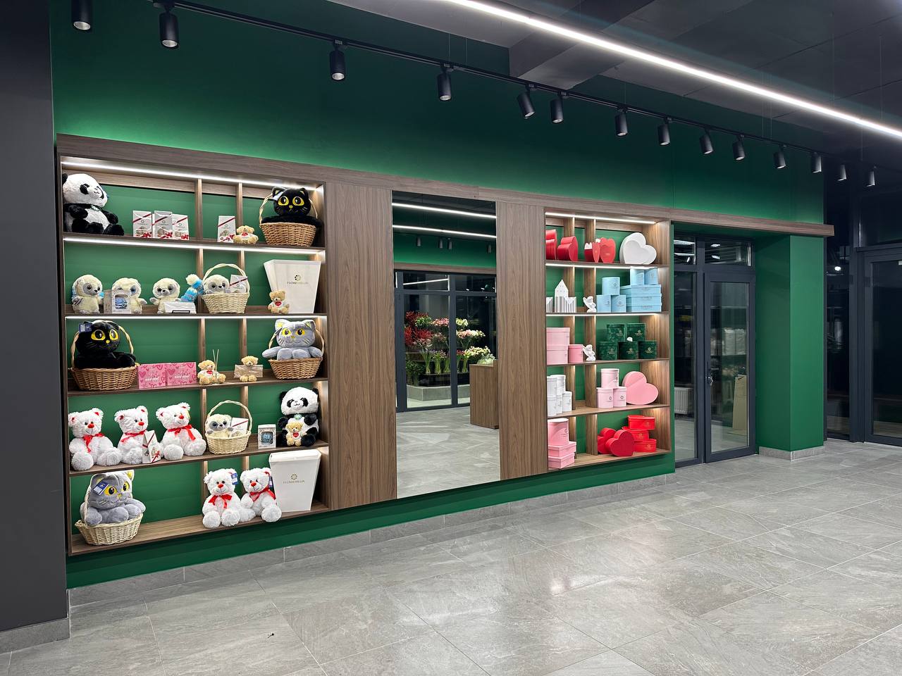 Магазин цветов FLOWERS.UA в городе Киев, улица Некрасова, 10 (ЖК Диброва Парк)