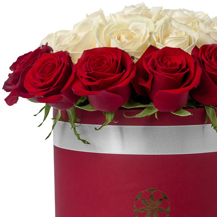 Flowers in a box "Prestige" – delivery in Ukraine