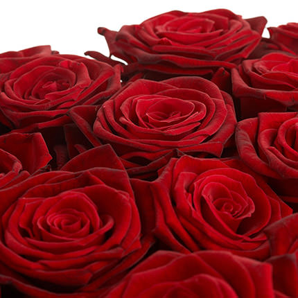 Букет з 7 червоних троянд - доставка по Україні