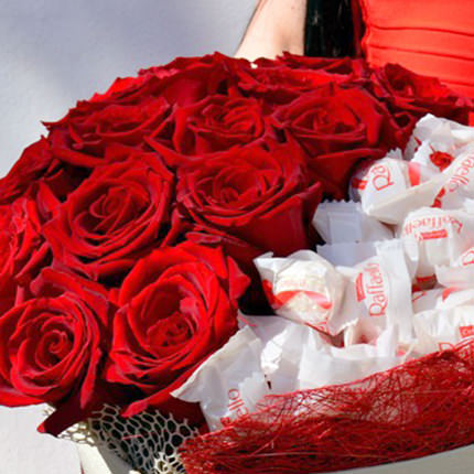 Квіти в коробці "Солодке серце" - доставка по Україні