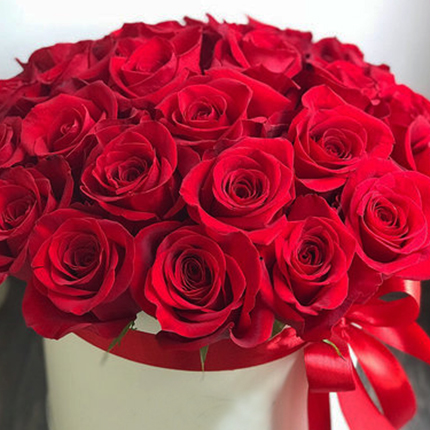 Цветы в коробке "Love You!!!" - доставка по Украине