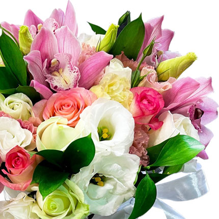 Цветы в коробке "Прекрасное чувство!" - доставка по Украине