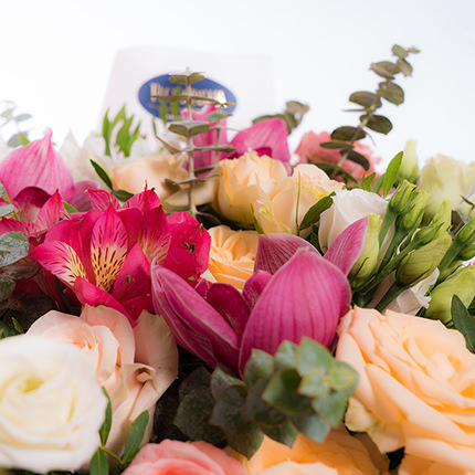 Delicate bouquet "Harmony of feelings!" – delivery in Ukraine