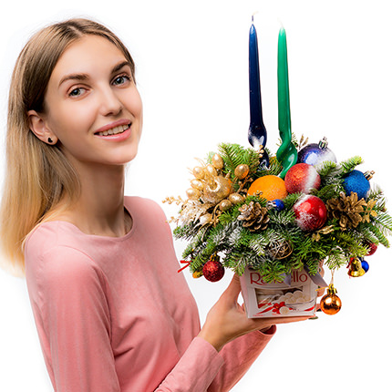 Новогодняя композиция со спиральными свечами - доставка по Украине