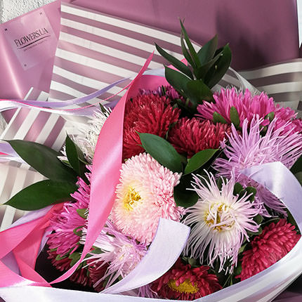 19 colorful asters - order with delivery