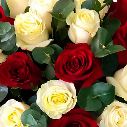 Цветы в коробке "Любовь без границ" - заказать с доставкой