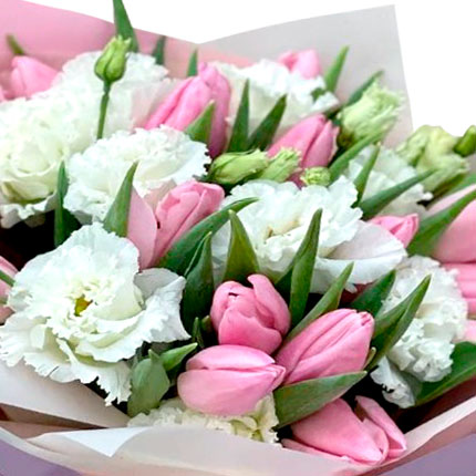 Bouquet "Gentle duet" and sweets "Beloved mother" – order with delivery