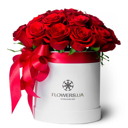 Цветы в коробке "Люблю тебя!" - доставка по Украине