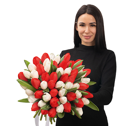 Букет "51 білий та червоний тюльпан" – доставка по Україні