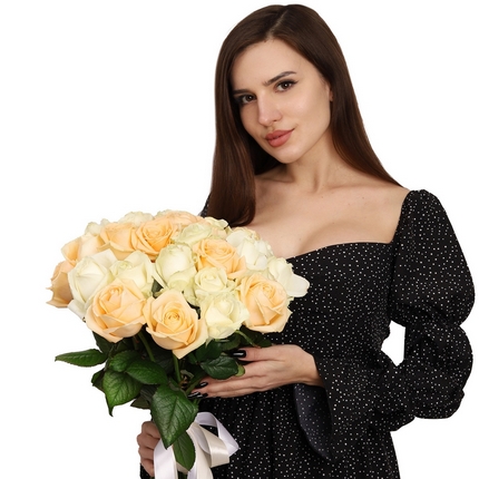 Мікс "Ніжність" із 21 троянди – доставка по Україні