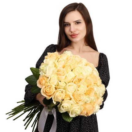 Мікс "Ніжність" з 51 троянди – доставка по Україні