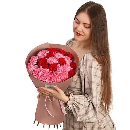 "Garnet" bouquet – delivery in Ukraine