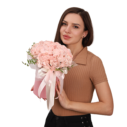 Цветы в коробке "Розовый опал" – доставка по Украине