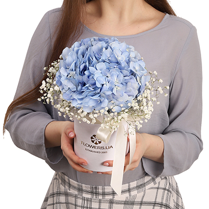 Flowers in a box "Moonlight" – delivery in Ukraine