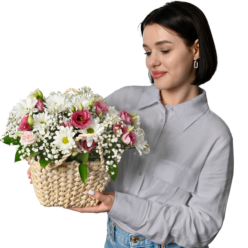 Basket of flowers "Dreamland" – delivery in Ukraine