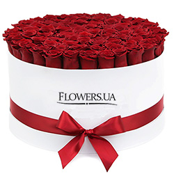 Цветы в белой коробке "101 красная роза"