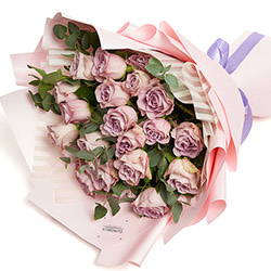 Bouquet of 21 roses "Memory Lane"