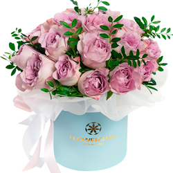 Flowers in a box "19 roses Memory"